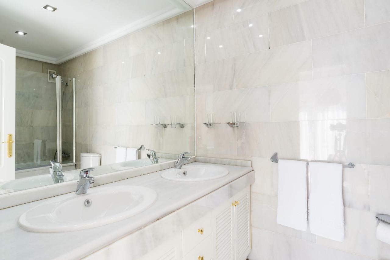 Luxury Duplex- 7 Minutes From The Beach Торремолинос Экстерьер фото